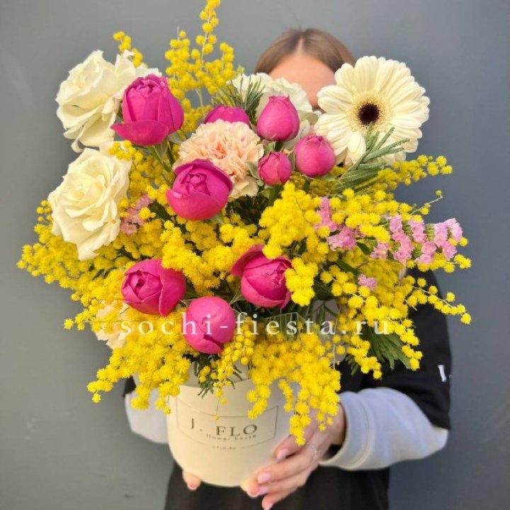 Цветы в боксе "Слобода" в Нижнекамске