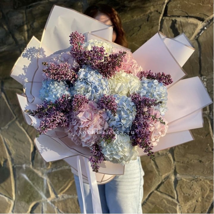 Букет гортензии с сиренью в Нижнекамске