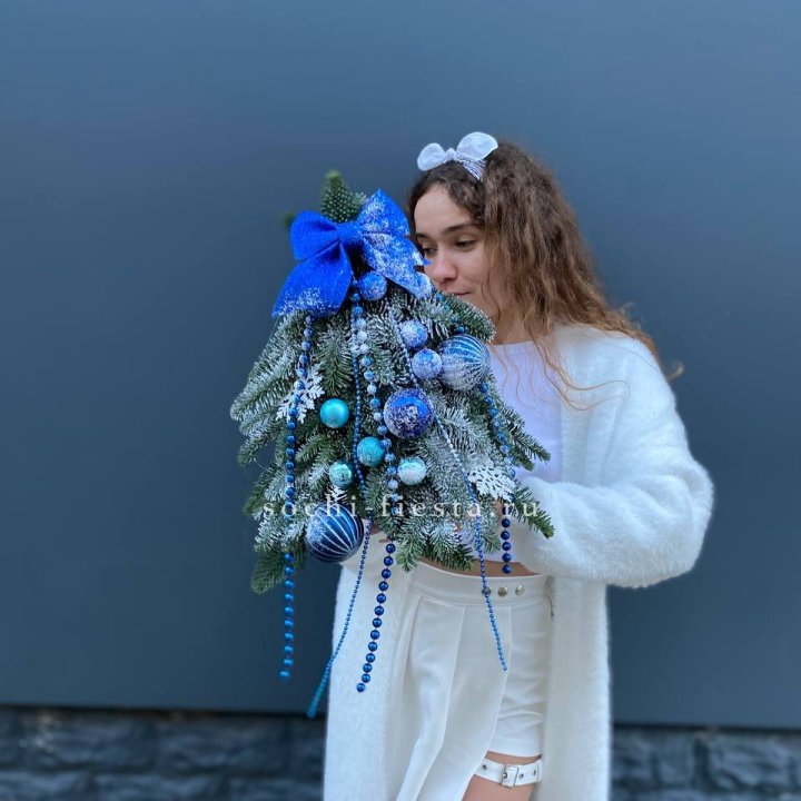 Новогодняя елочка "Блю" в Нижнекамске