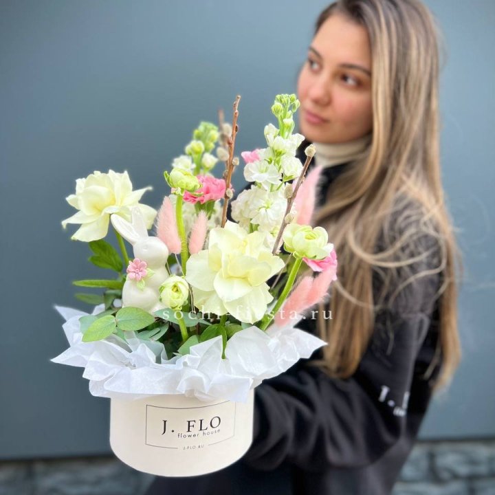 Цветочный бокс "Пасхальная композиция" в Нижнекамске