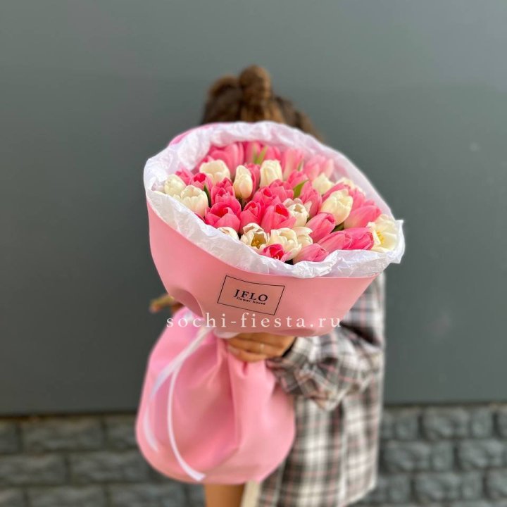 51 бело-розовый тюльпан в Нижнекамске