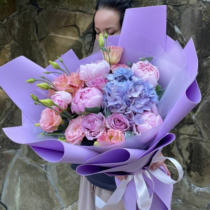 Букет с пионами "Блю логан" в Нижнекамске