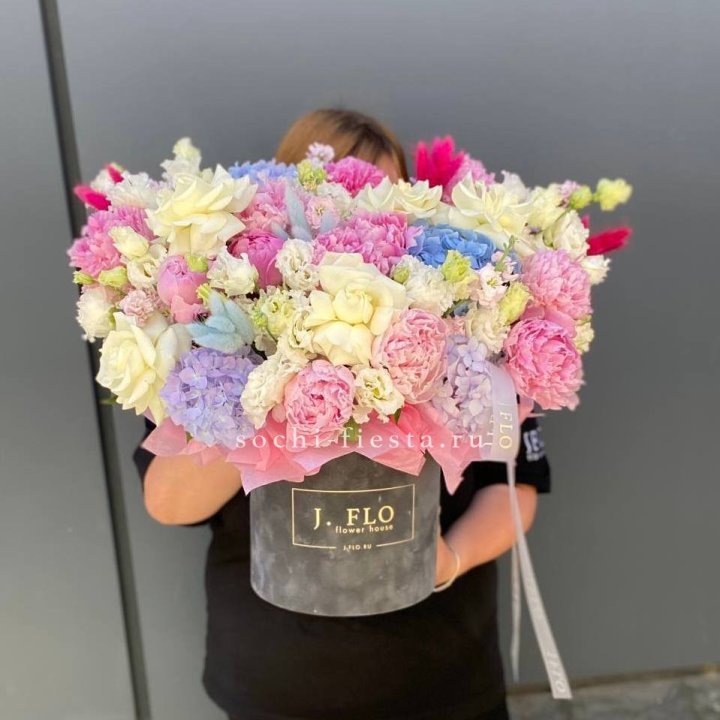 Цилиндр с пионами "Аса" в Нижнекамске