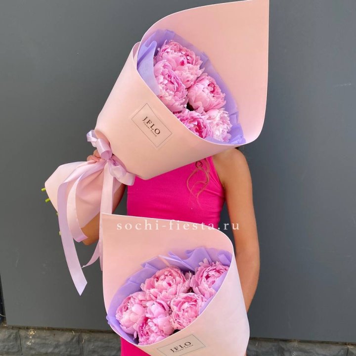 Букет из 5 пионов в Нижнекамске