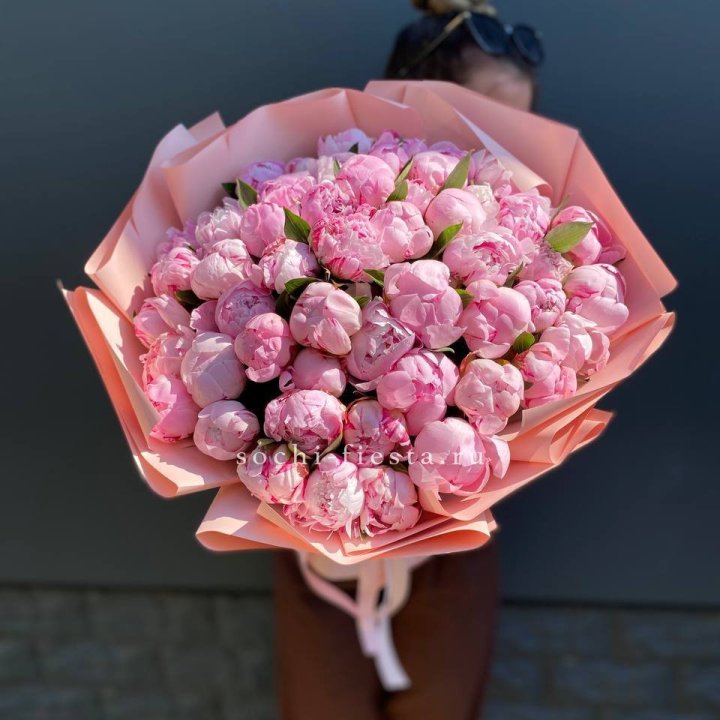 Нежный букет 51 пионов  в Нижнекамске