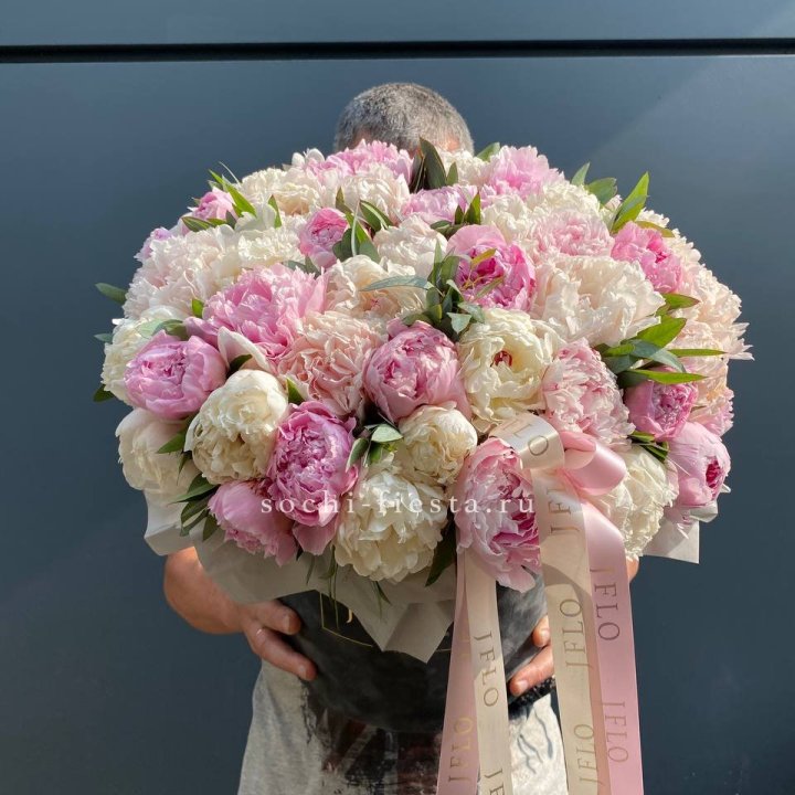 51 пионов в боксе в Нижнекамске