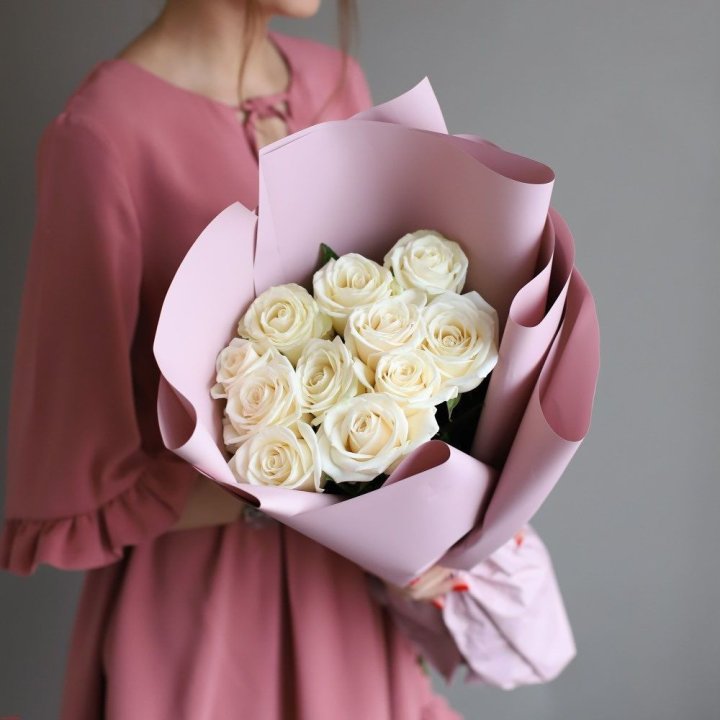 11 белых роз в Нижнекамске