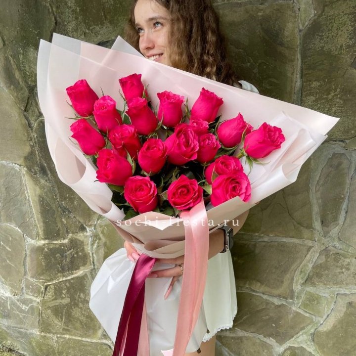 19 алых роз в Нижнекамске