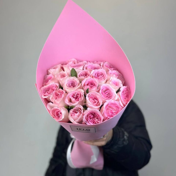 25 нежных роз в Нижнекамске