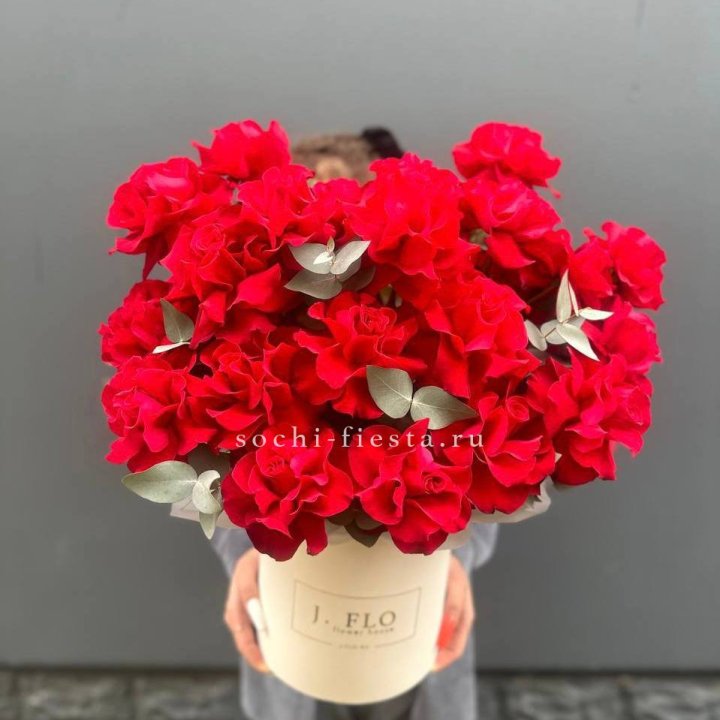 35 Французских роз в боксе в Нижнекамске