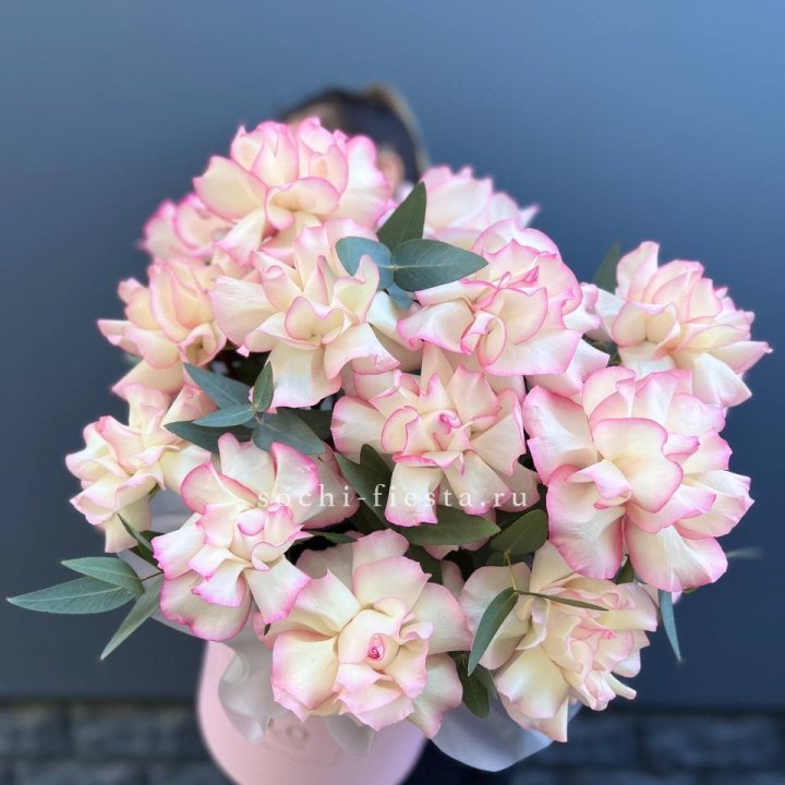 15 Французских роз Джумилия в боксе в Нижнекамске