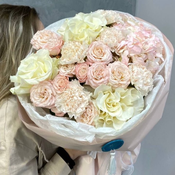 Дизайнерский букет "Джентел" в Нижнекамске