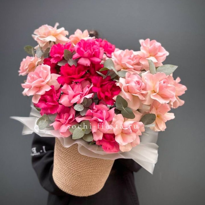 23 Французские розы Микс в боксе в Нижнекамске