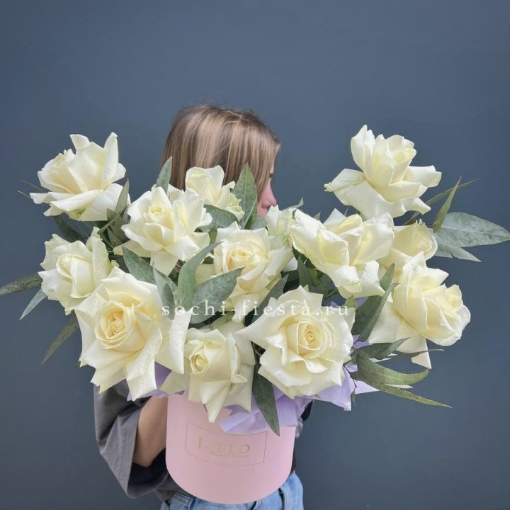 15 Французских роз в боксе в Нижнекамске