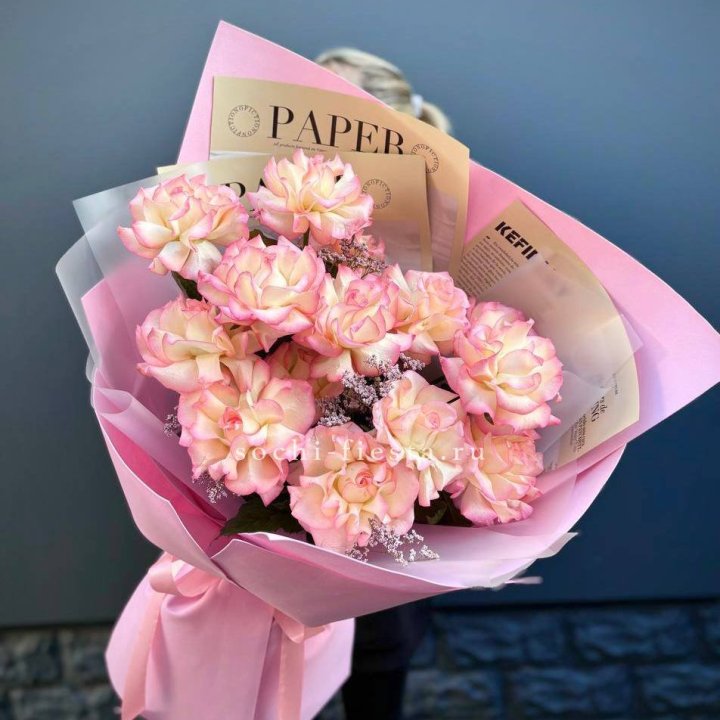 15 французских роз "Джумилия" с доставкой в Нижнекамске