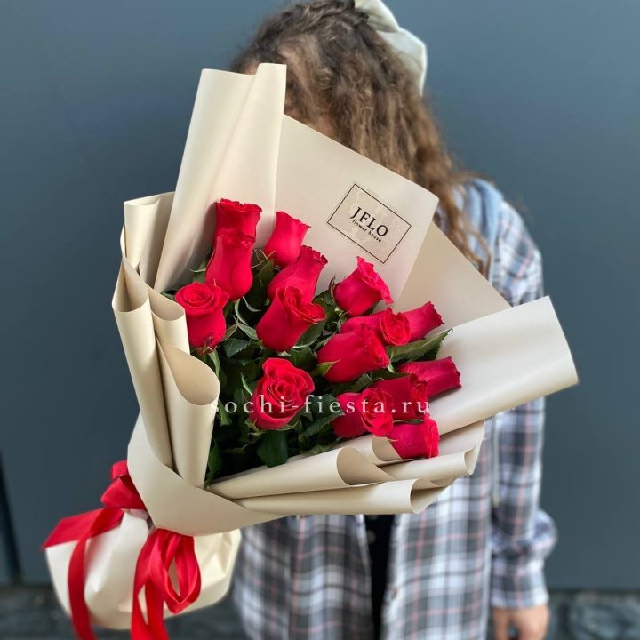 15 красных роз в Нижнекамске