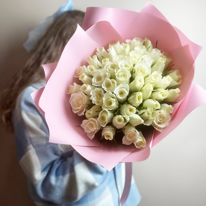 Букет из 51 белой розы (Кения) в Нижнекамске
