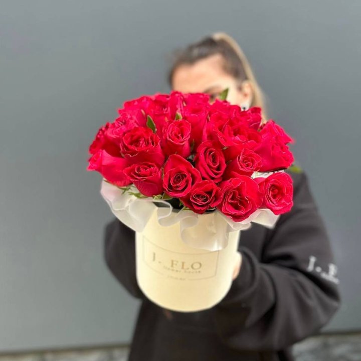 27 кенийских роз в боксе в Нижнекамске