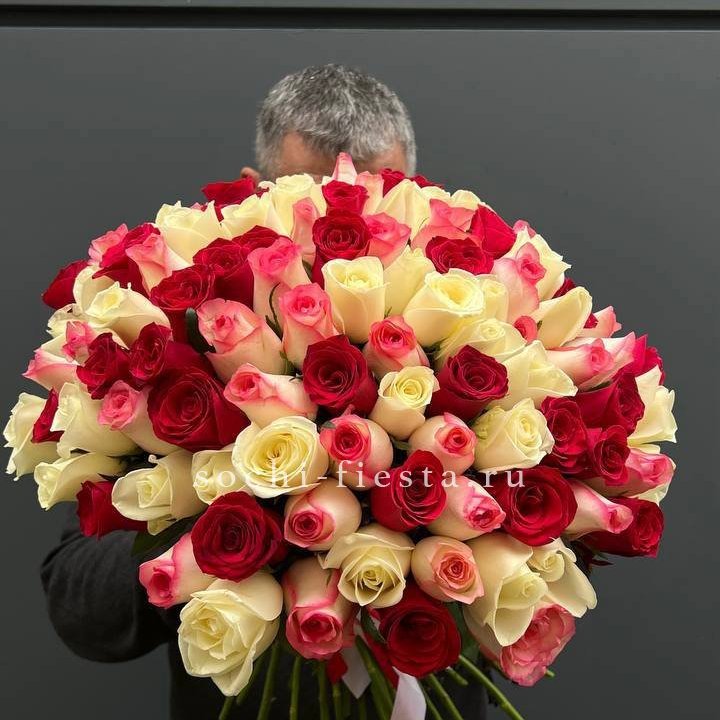 101 разноцветная роза "Джули" в Нижнекамске