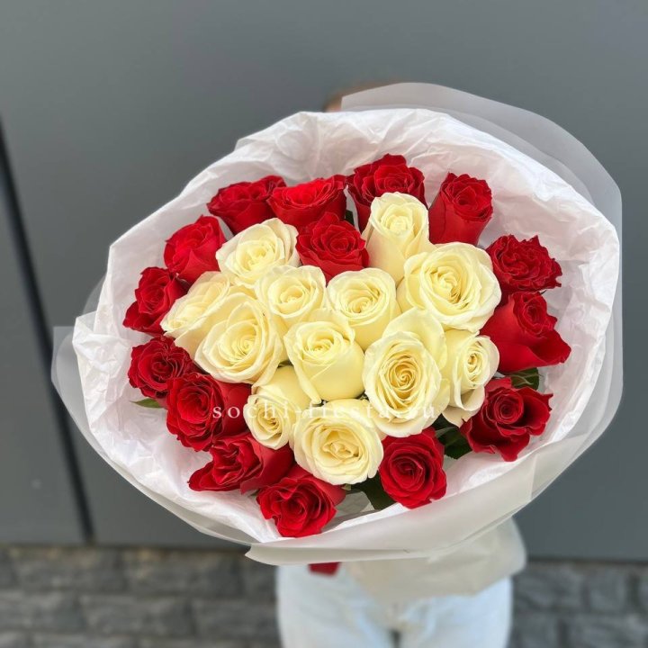 27 роз микс в Нижнекамске