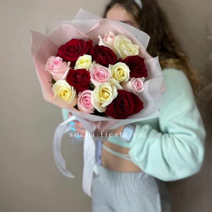 15 роз "Карусель" в Нижнекамске