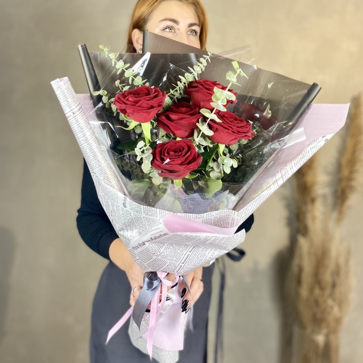 5 красных роз в Нижнекамске