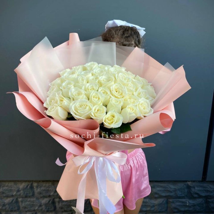 35 белых роз в Нижнекамске