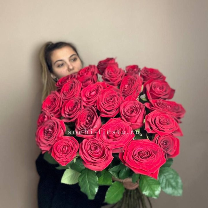 25 высоких роз в Нижнекамске