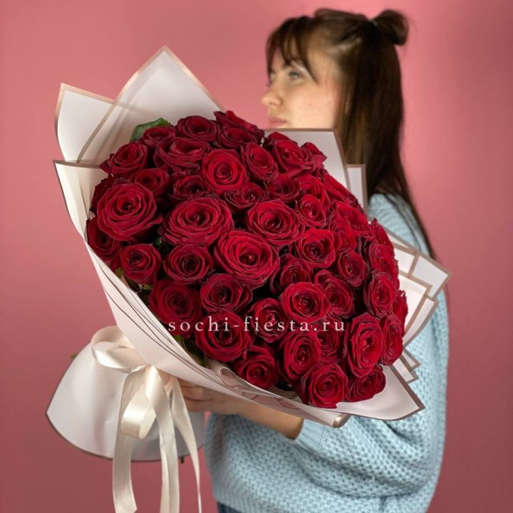 51 красная роза "Лавели" в Нижнекамске