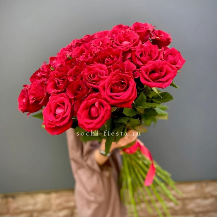 51 высокая красная роза в Нижнекамске