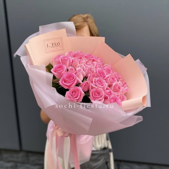 33 Розовые розы в Нижнекамске