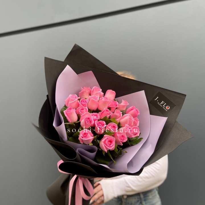 19 розовых роз  в Нижнекамске
