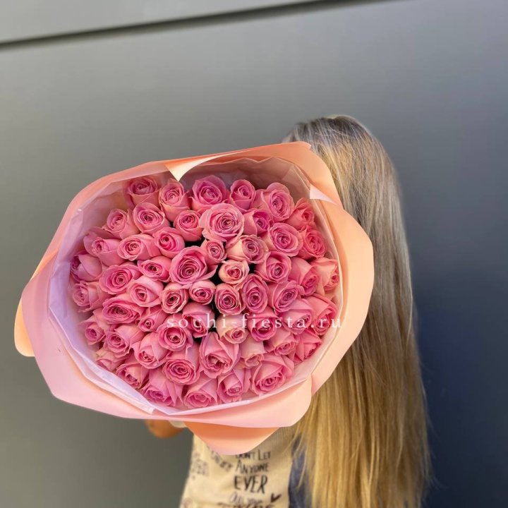 55 розовых роз в Нижнекамске