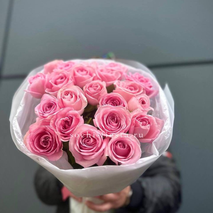 21 Розовая роза в белом в Нижнекамске