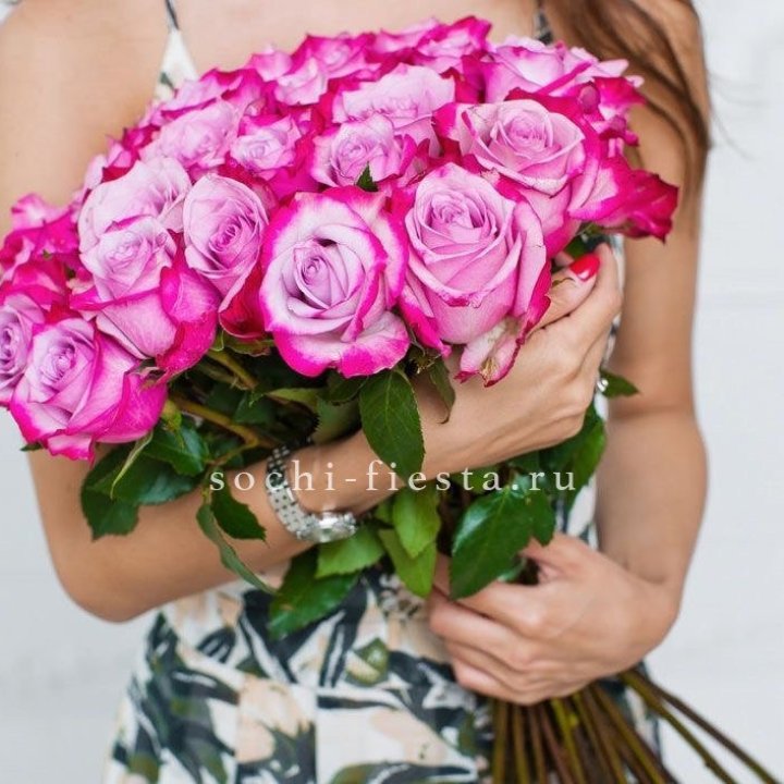 Букет высоких роз Ди перпел в Нижнекамске