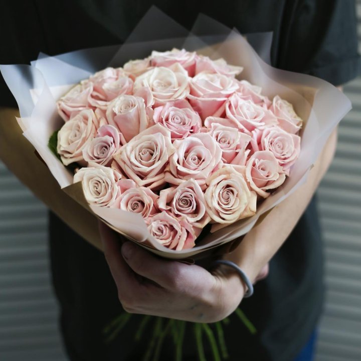 27 кремовых роз в Нижнекамске