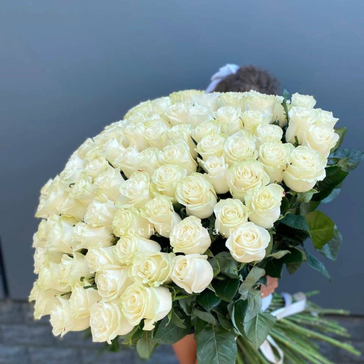 101 белая высокая роза в Нижнекамске