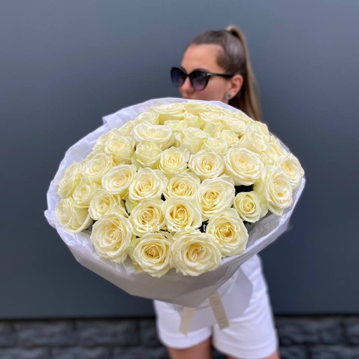 51 белая роза  в Нижнекамске