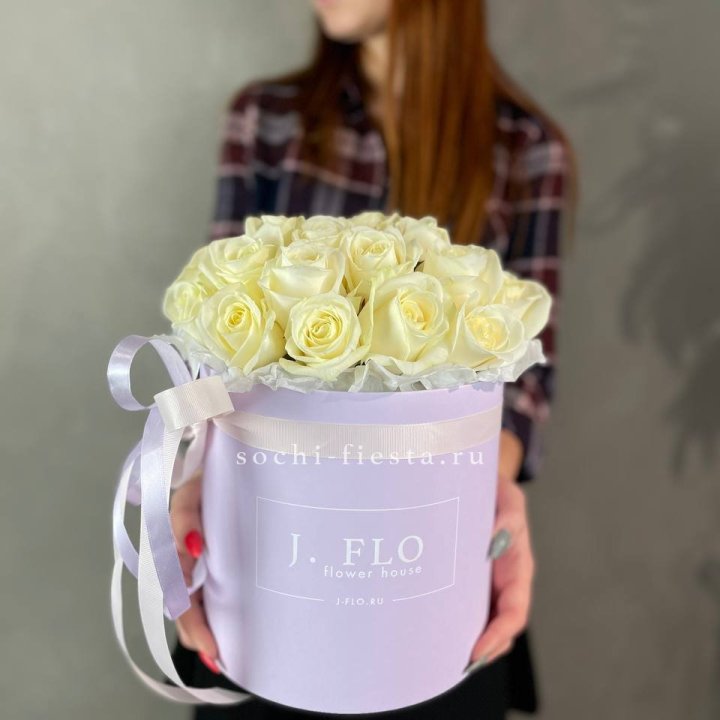 25 роз в цилиндре  в Нижнекамске