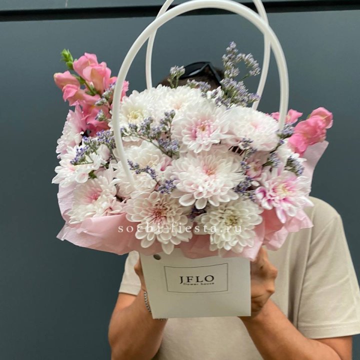 Сумочка из стойких цветов  в Нижнекамске