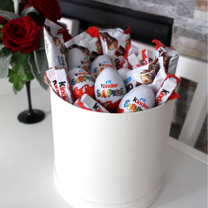 Коробка с киндерами  в Нижнекамске