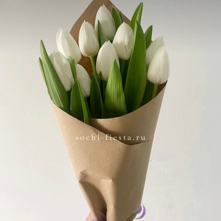 Букет белых тюльпанов в Нижнекамске