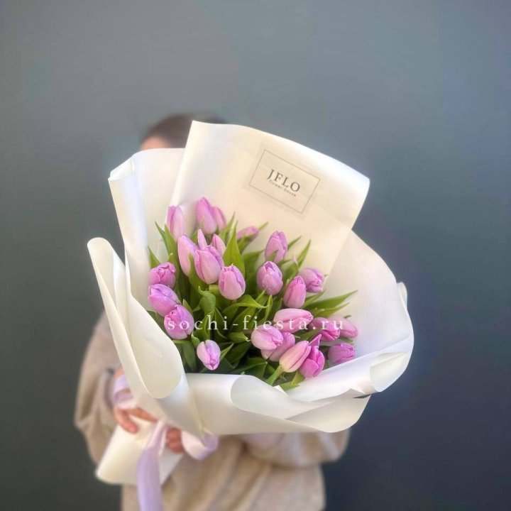 25 сиреневых тюльпанов в Нижнекамске