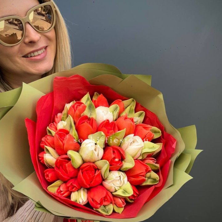Зефирный букет из тюльпанов с доставкой в Нижнекамске